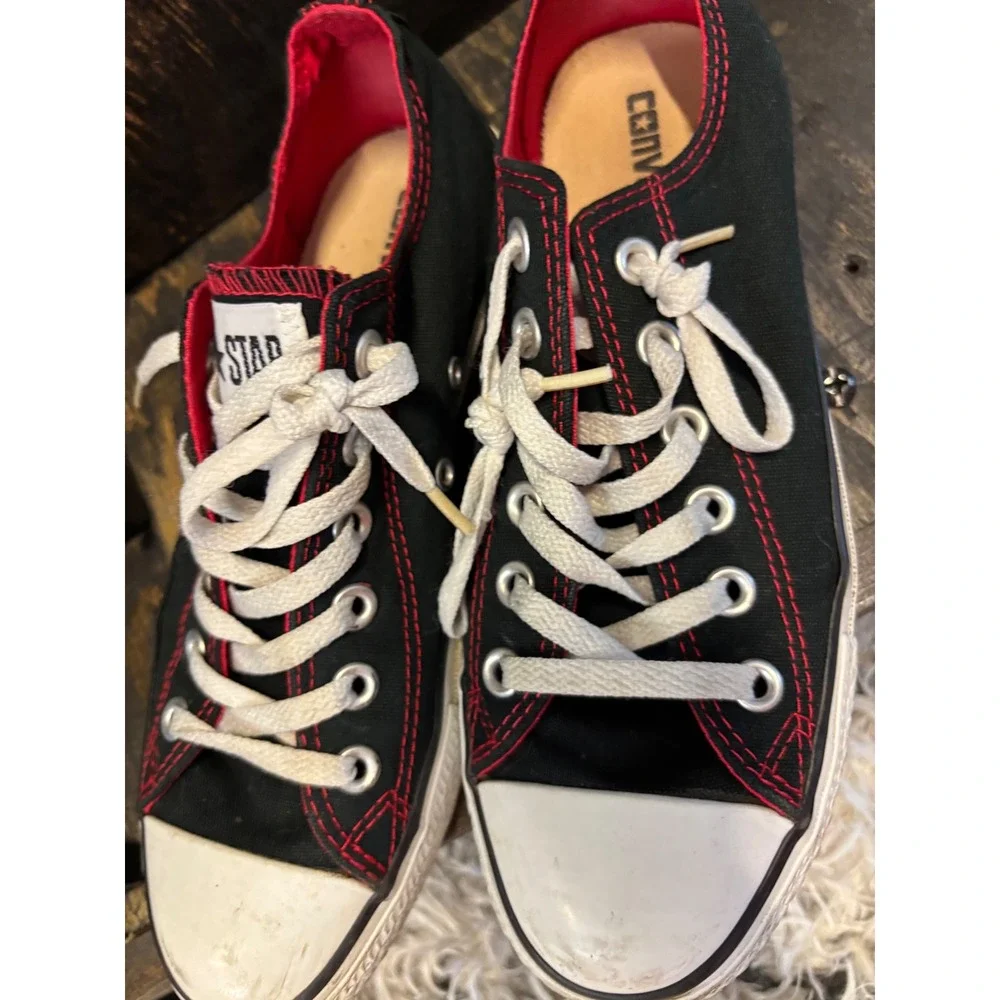 Converse Chuck Taylor All Star Low Top Black Red Contrast Stitch Sneakers 6M 8W